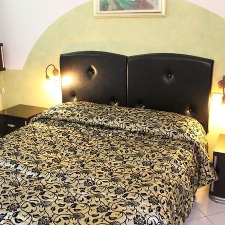 Hotel I Laghetti Polesella Esterno foto