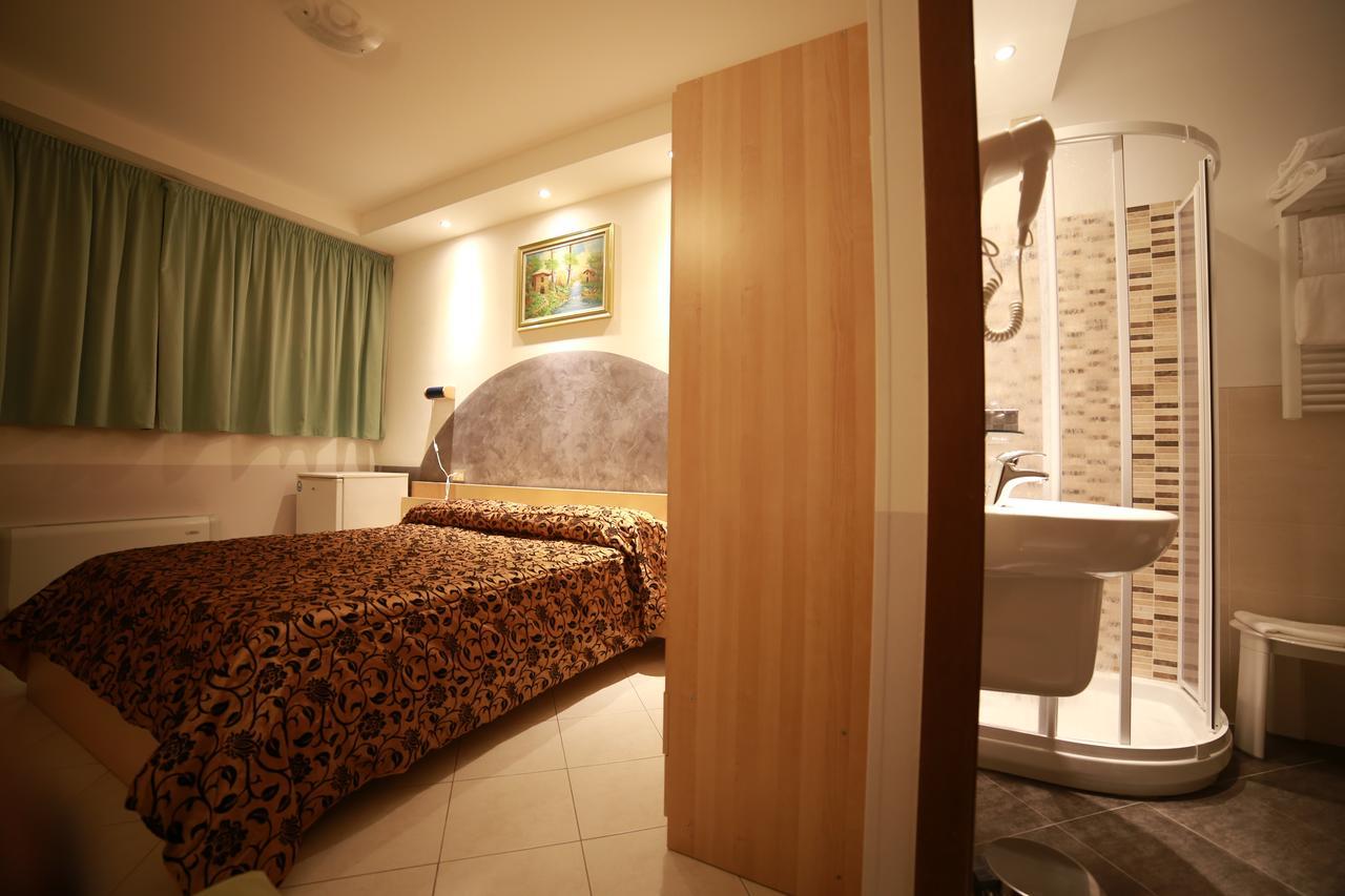 Hotel I Laghetti Polesella Esterno foto