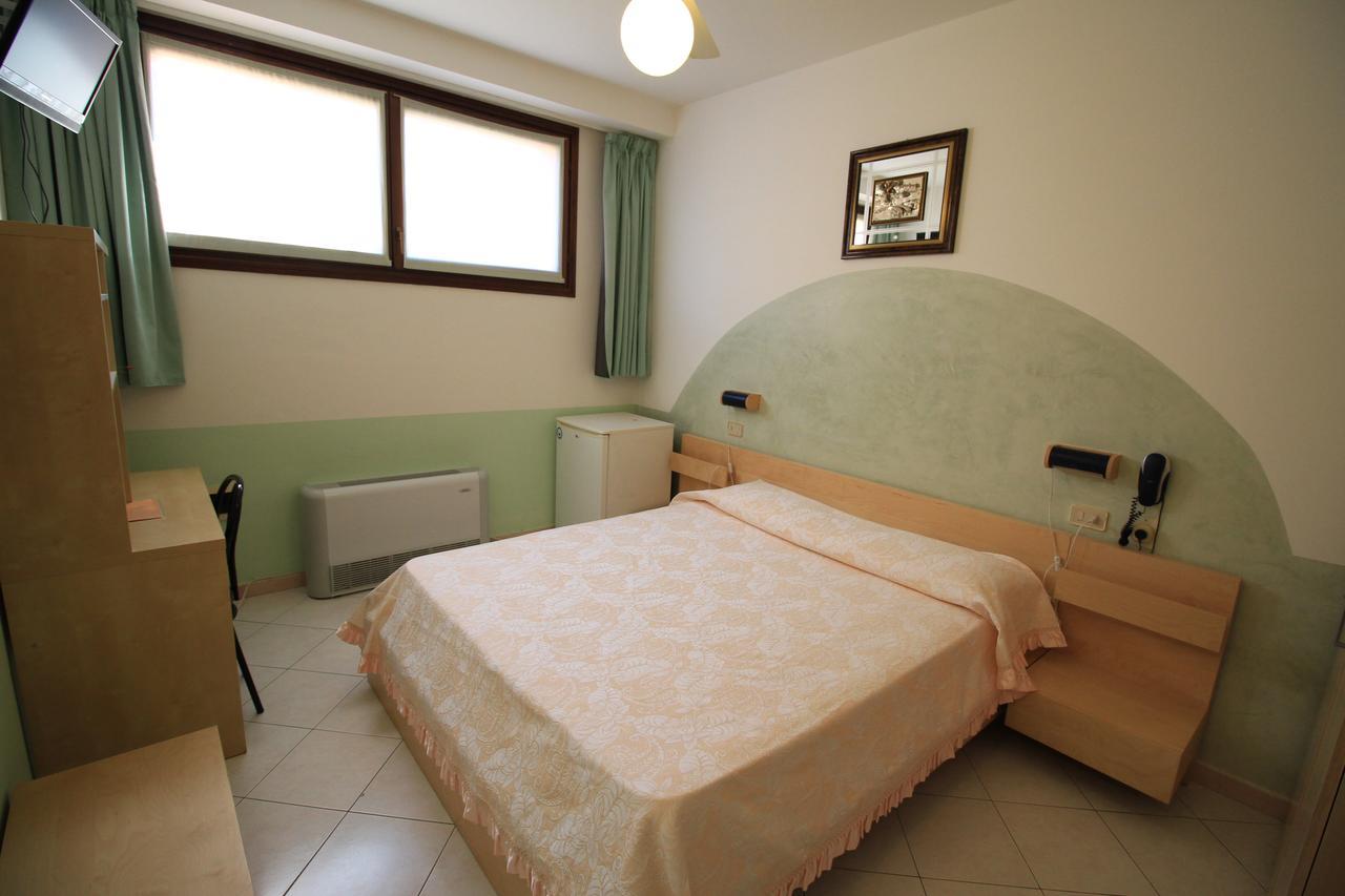 Hotel I Laghetti Polesella Esterno foto