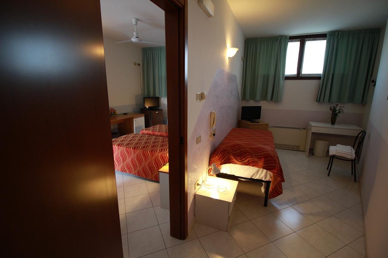 Hotel I Laghetti Polesella Esterno foto