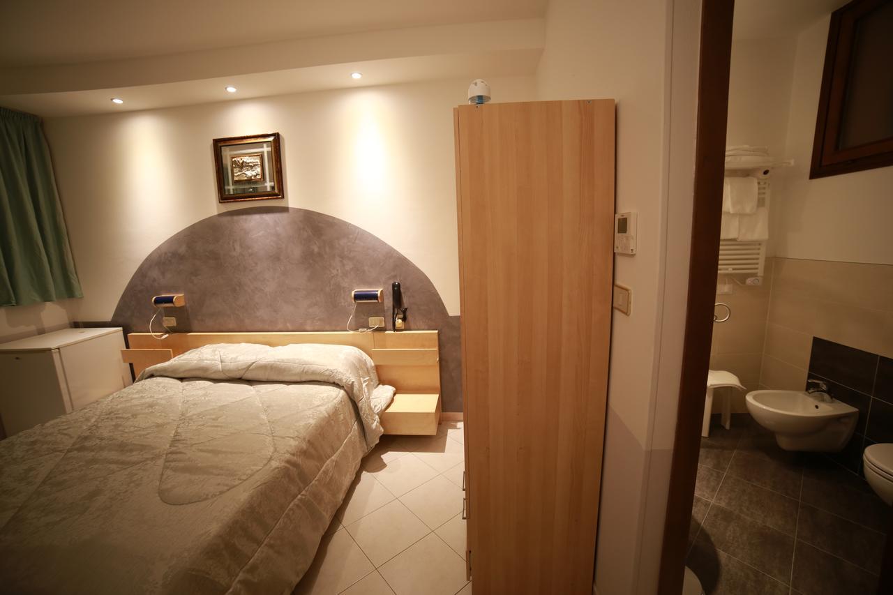 Hotel I Laghetti Polesella Esterno foto